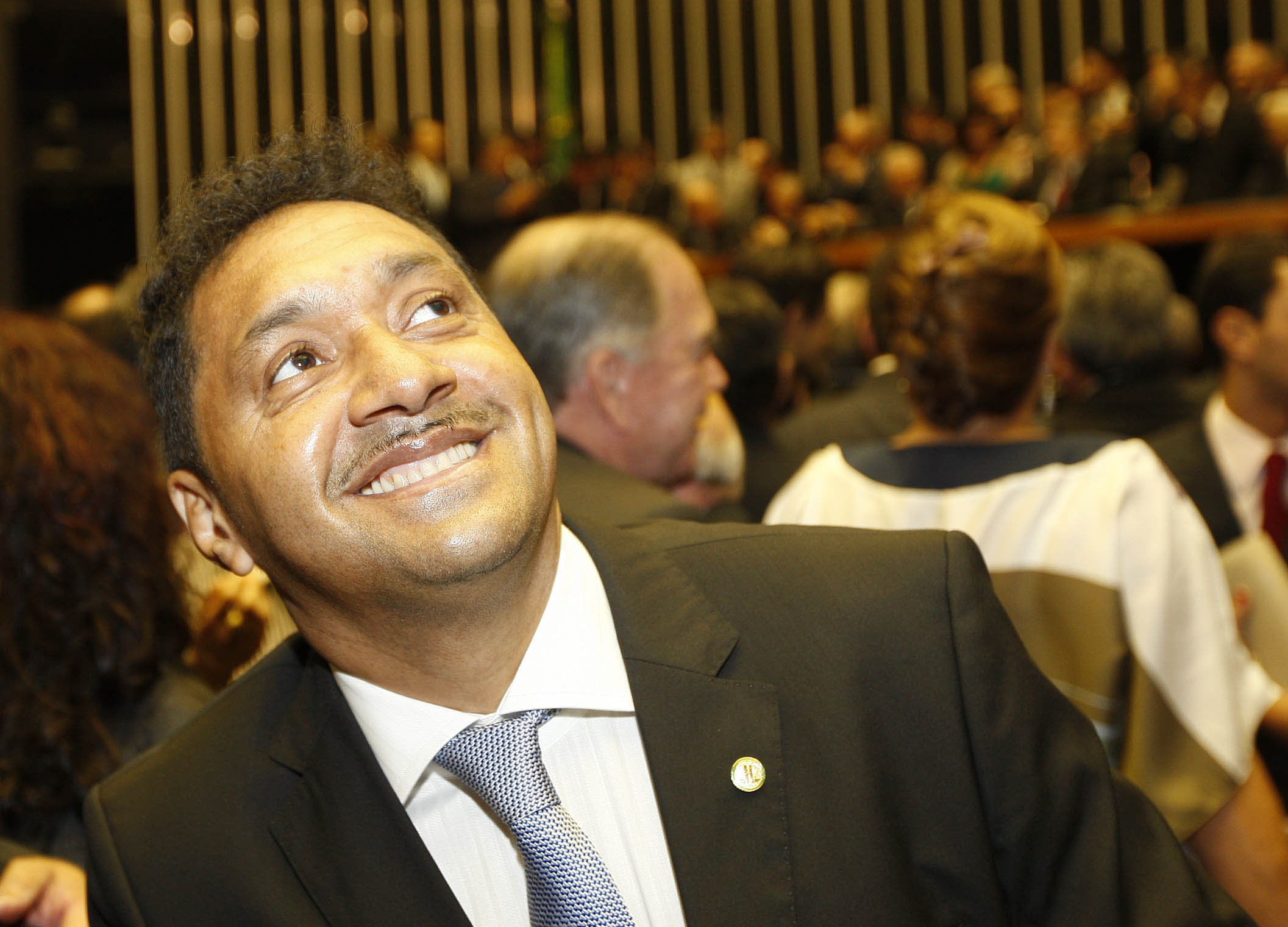 DF - ESCOLHA/MESA DIRETORA - POLÍTICA - O deputado eleito Francisco Everardo Oliveira Silva (PR-SP), o palhaço Tiririca, chega para a escolha da Mesa Diretora, no plenário do Senado Federal, no Congresso Nacional, em Brasília (DF), nesta terça-feira. 01/02/2011 - Foto: CRISTIANO BORGES/O POPULAR/AE