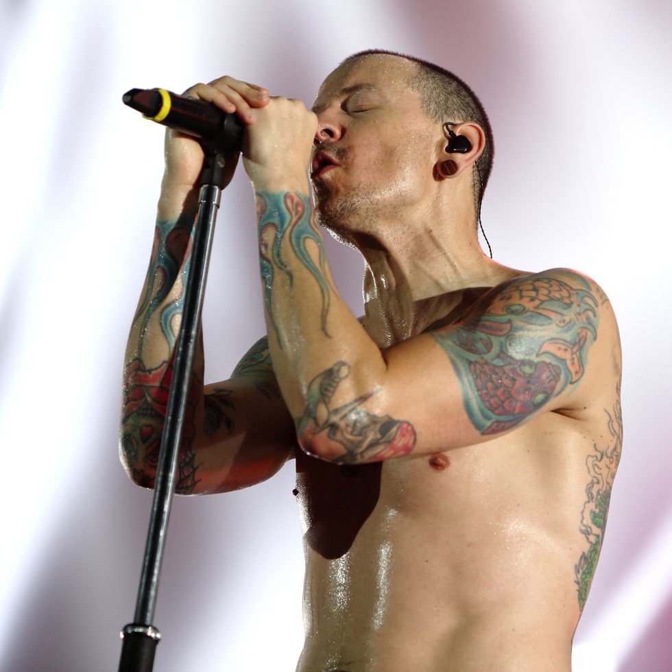 LONDON, ENGLAND - JULY 03: Chester Bennington of Linkin Park performs at The O2 Arena on July 3, 2017 in London, England. (Photo by Burak Cingi/Redferns)