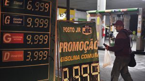 Brasilia DF 24 05 2018 Começa a faltar gasolina e etanol em postos do distrito Federal alguns postos estão cobrando gasolina a 10 reais o litro. Foto Marcelo Casal /Agencia Brasil